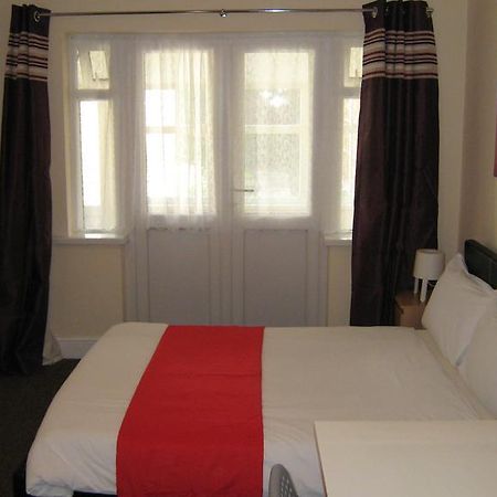 The Dream Resthouse Hotel Лондон Екстериор снимка