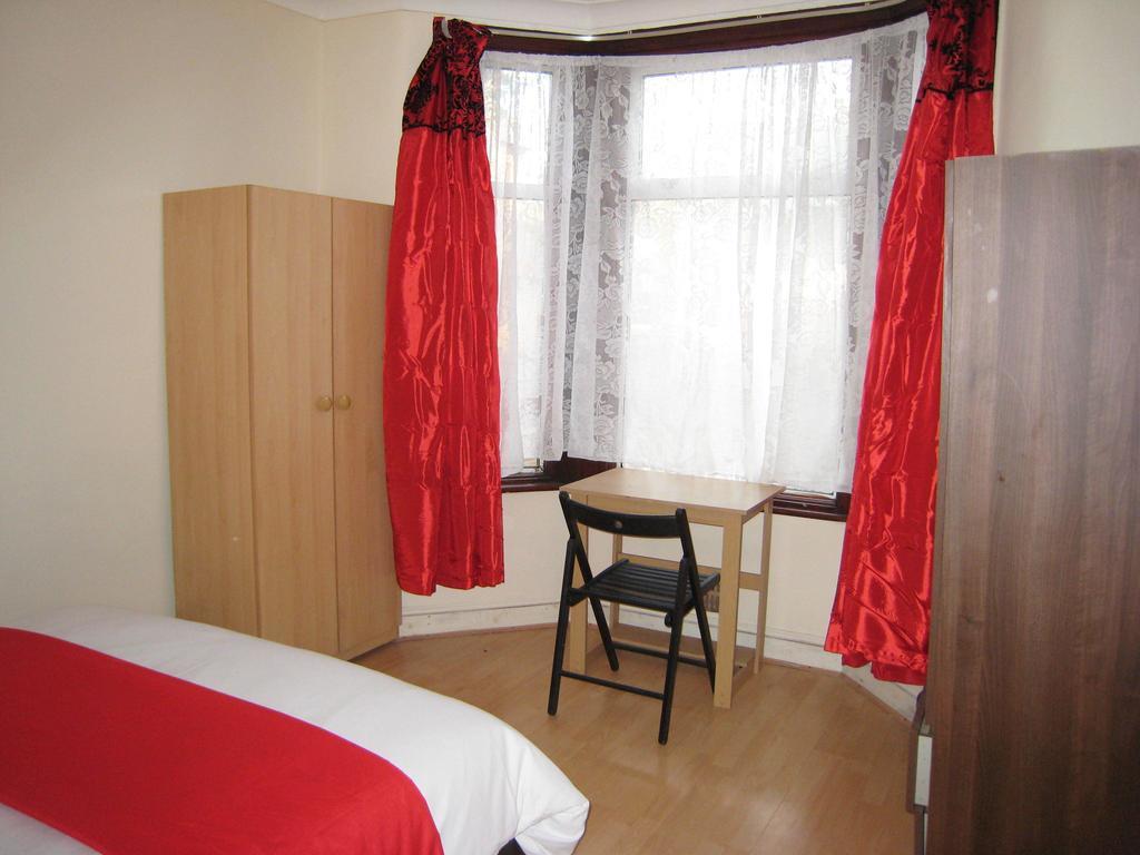 The Dream Resthouse Hotel Лондон Стая снимка