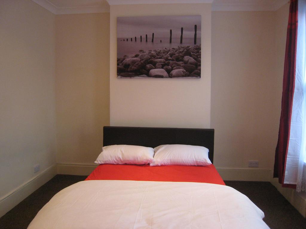 The Dream Resthouse Hotel Лондон Стая снимка